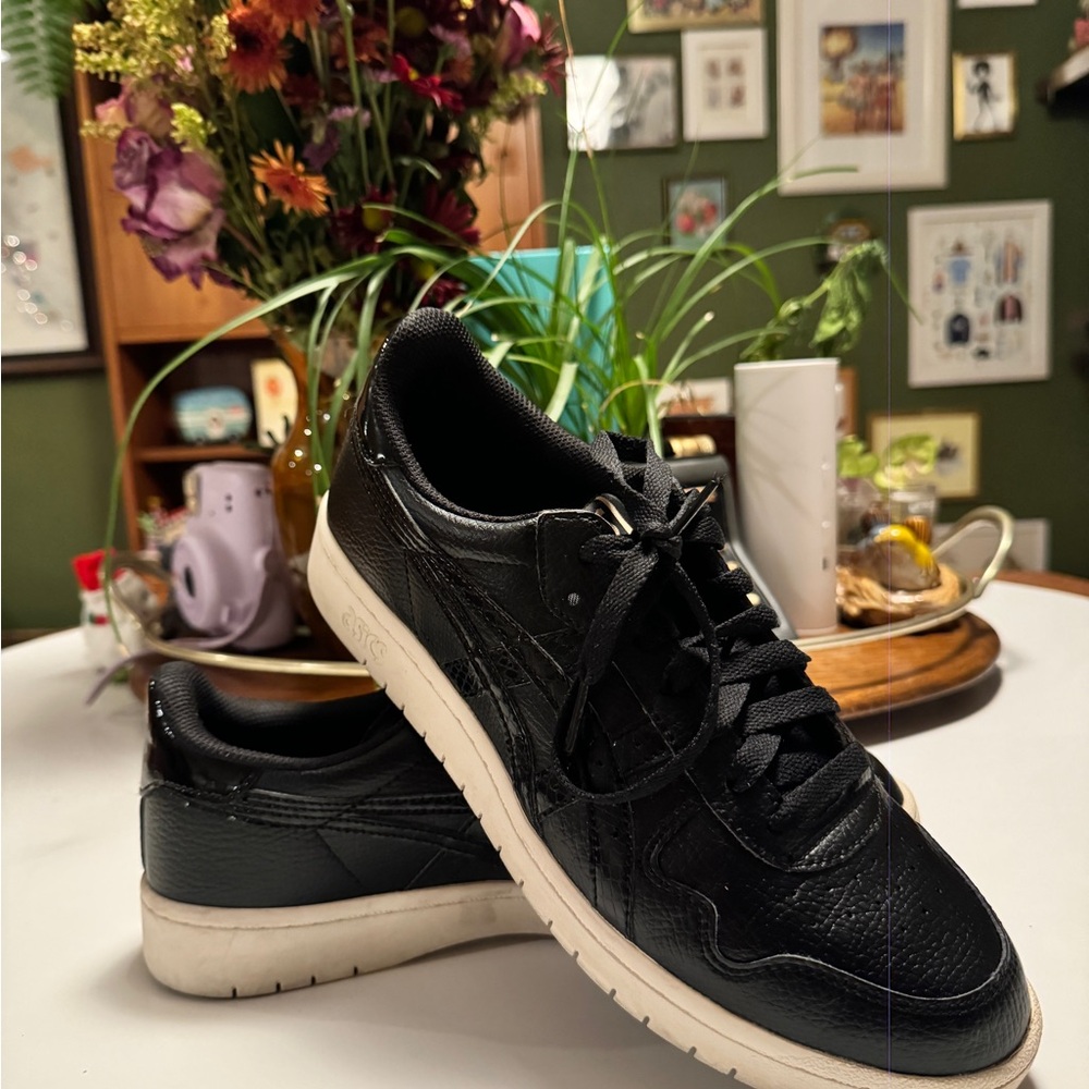 USED * Womens ASIC Black Sneakers * Size 10